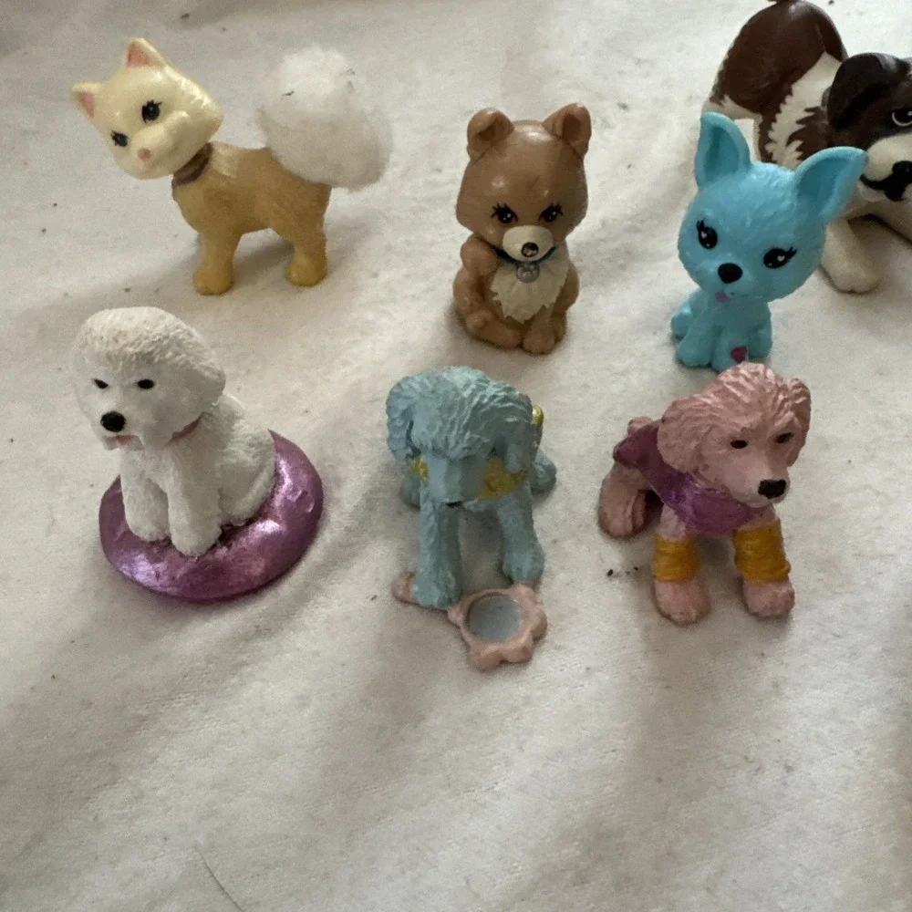 Mixed Lot of 10 Mini Barbie, Puppy In My Pocket Dogs & Cats PVC Plastic Toys